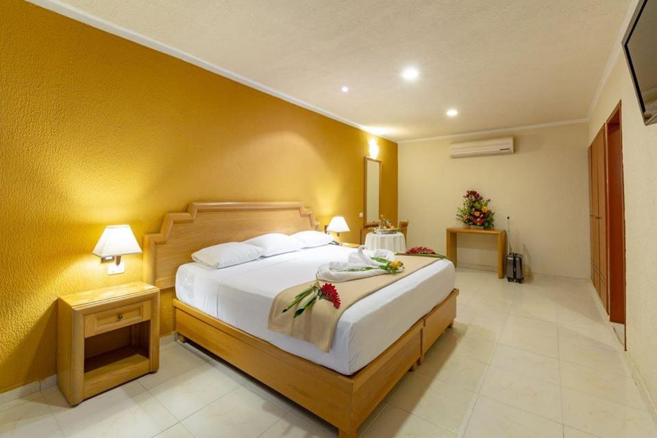 Tecnohotel Itzaes Mérida Kültér fotó