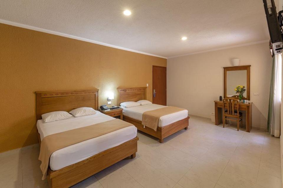 Tecnohotel Itzaes Mérida Kültér fotó